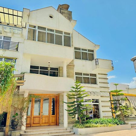 Bed and Breakfast Social House Аддис-Абеба Экстерьер фото