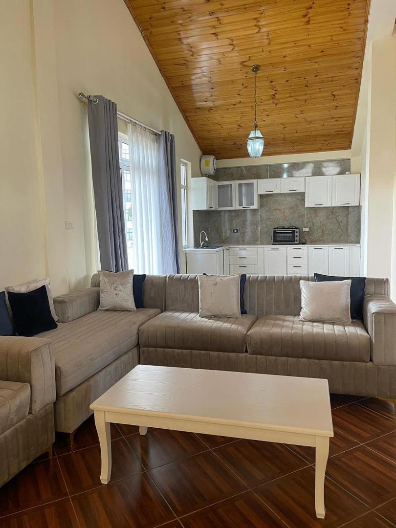 Bed and Breakfast Social House Аддис-Абеба Экстерьер фото
