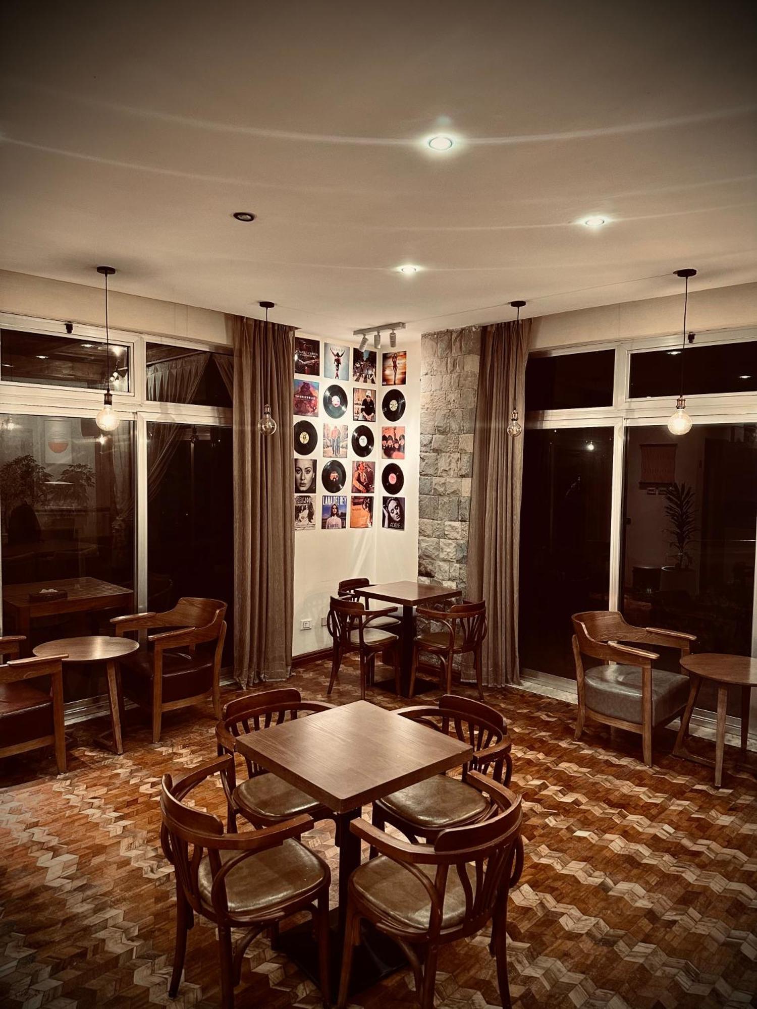 Bed and Breakfast Social House Аддис-Абеба Экстерьер фото