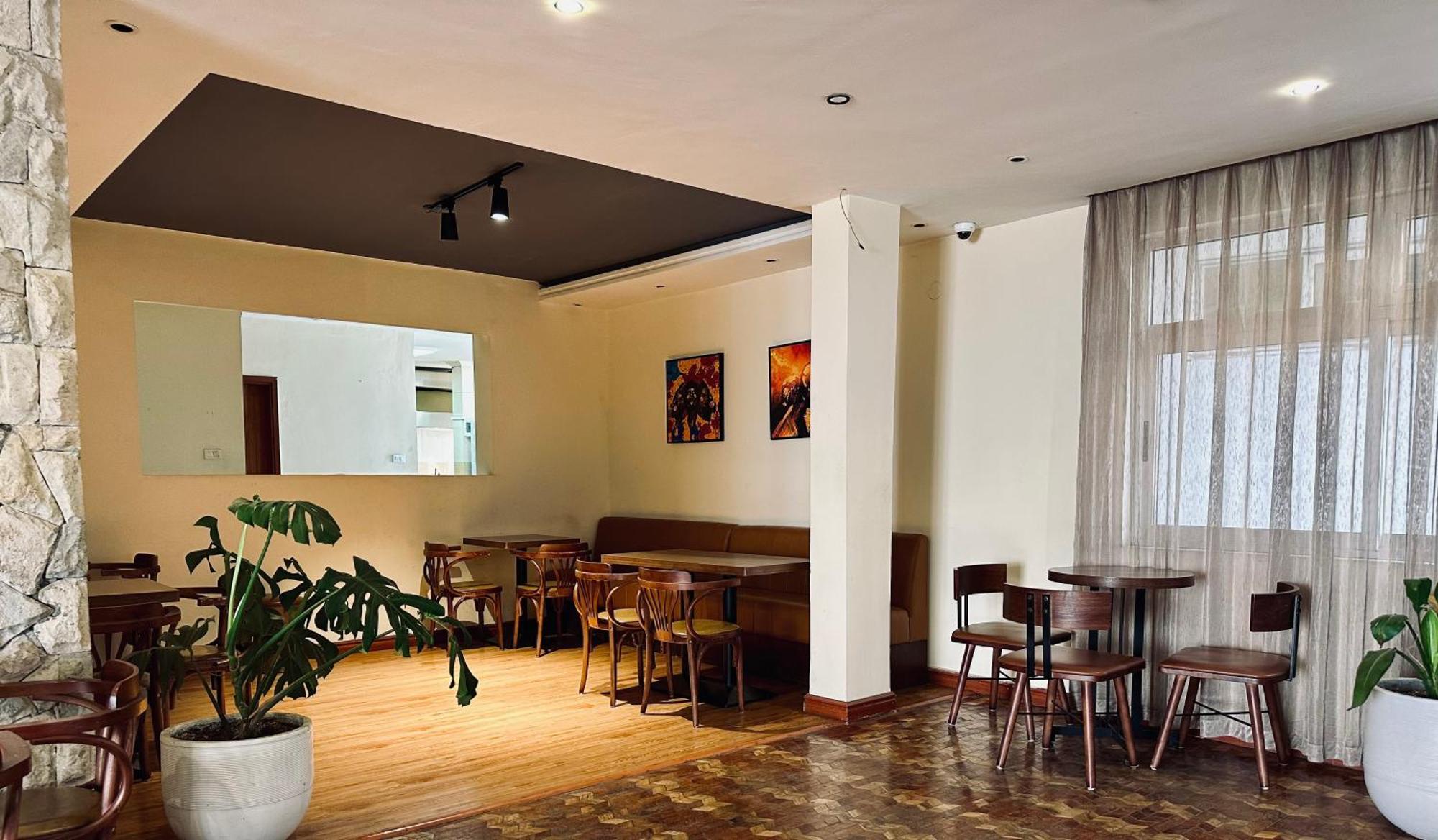Bed and Breakfast Social House Аддис-Абеба Экстерьер фото