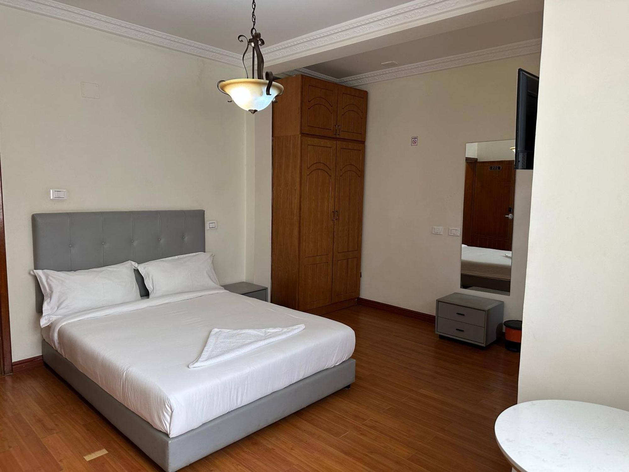 Bed and Breakfast Social House Аддис-Абеба Экстерьер фото